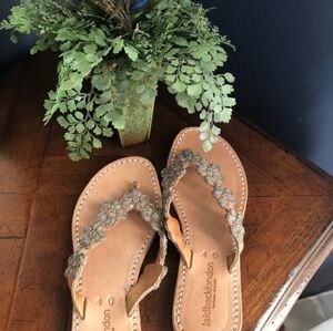 Laidback London Women's Tan Leather Floral-Embellished Sandals